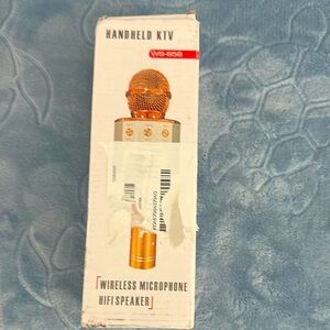 Gold and Silver Handheld KTV Wireless Microphone Speaker